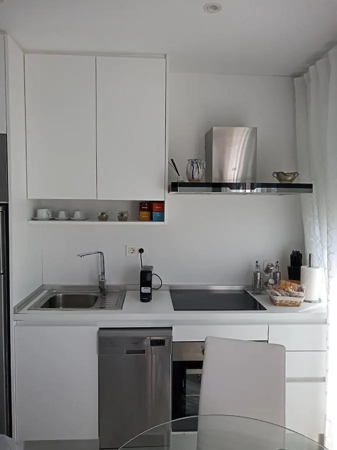 Coqueto estudio-ático EN PRIMERA LÍNEA DE PLAYA CON PRECIOSAS VISTAS AL MAR Almería